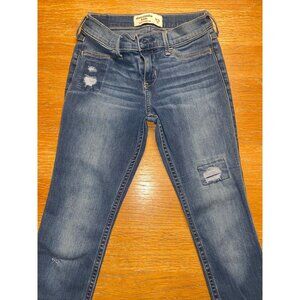 Abercrombie Kids 9/10 Distressed Blue Jean Leggings With Back Pocket Embroidery